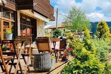 پانسیون Rodope Nook Guest House