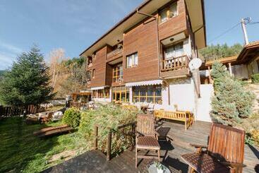 پانسیون Rodope Nook Guest House