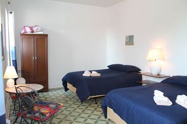 هاستل Auberge La Petite école De Forillon