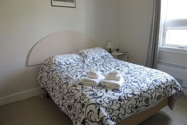 فندق صغير Auberge La Petite école De Forillon