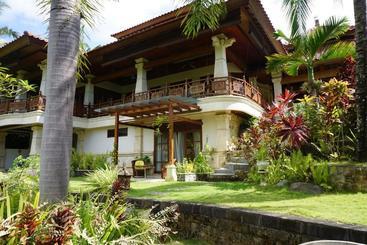 Gunung Paradis Retreat - موندوك