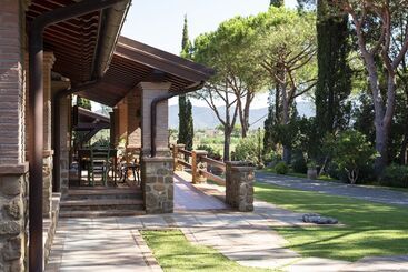 هتل Agriturismo La Rombaia