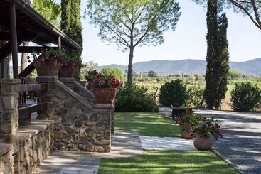 هتل Agriturismo La Rombaia