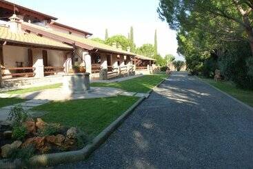 هتل Agriturismo La Rombaia
