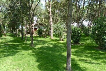 هتل Agriturismo La Rombaia