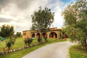 هتل Saturnia Pian Di Cataverna