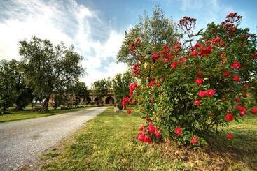 هتل Saturnia Pian Di Cataverna