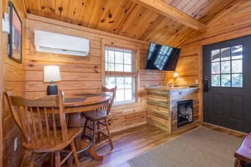 پانسیون Asheville River Cabins