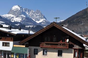 پانسیون Haus Treffer