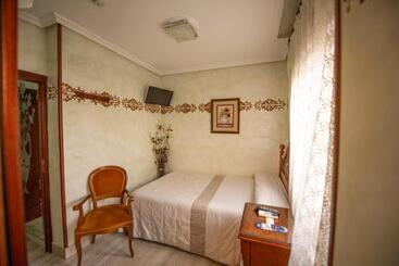 پانسیون Hostal Paquita