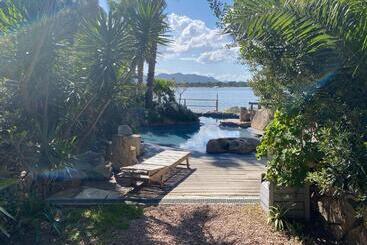 استراحتگاه Maranatha Résidence Avec Plage Privée, Piscine Chauffée