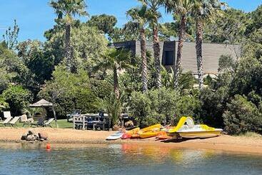 استراحتگاه Maranatha Résidence Avec Plage Privée, Piscine Chauffée
