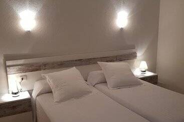 هتل Hostal Ondina