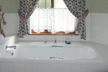 پانسیون Braeview Guest House