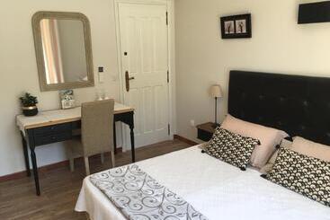 پانسیون Chambres D'hotes Les Amandiers