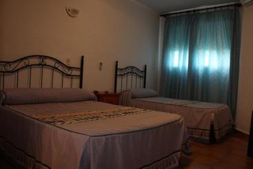 Pensjonat Hostal Tamarindos