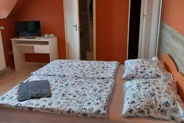 پانسیون Tarr Tímea Apartmanok