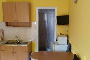 پانسیون Tarr Tímea Apartmanok