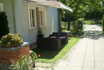 پانسیون Tarr Tímea Apartmanok