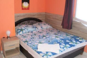 پانسیون Tarr Tímea Apartmanok