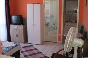 پانسیون Tarr Tímea Apartmanok