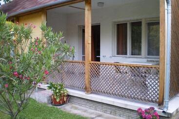 پانسیون Tarr Tímea Apartmanok