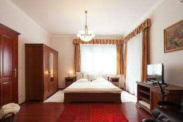 پانسیون Villa Cecile