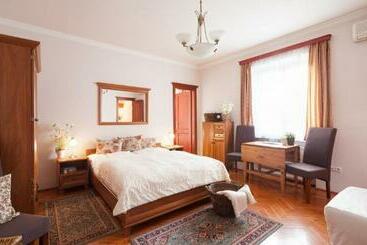 پانسیون Villa Cecile