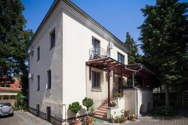 پانسیون Villa Cecile