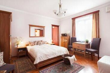 پانسیون Villa Cecile