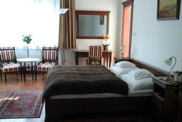 پانسیون Villa Cecile