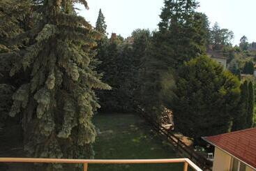 پانسیون Villa Cecile