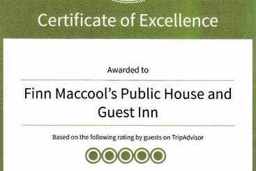 هاستل Finn Maccools Public House & Guest Inn