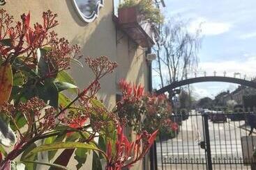 هاستل Al Forno Restaurant & Inn