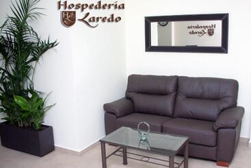 پانسیون Hospederia Laredo