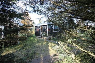 پانسیون Arhus Cottage And Camping