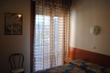 پانسیون Sansovino Bed And Car