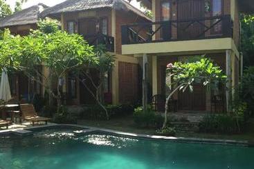 پانسیون Satria Bungalow