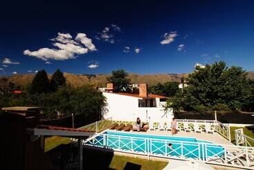 هاستل Posada De Las Sierras