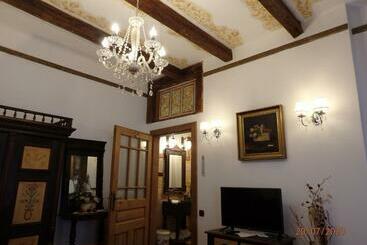 Casa Cositorarului Boutique Pension
