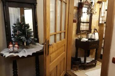 Casa Cositorarului Boutique Pension