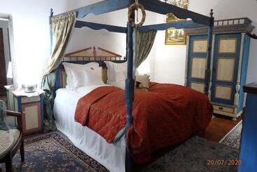 Casa Cositorarului Boutique Pension