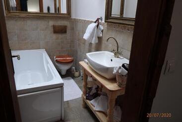 Casa Cositorarului Boutique Pension