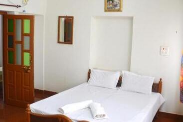 پانسیون Gajanand Guest House