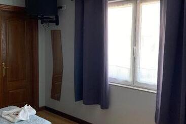 پانسیون Hostal La Concha