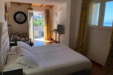 پانسیون La Torretta Lodge