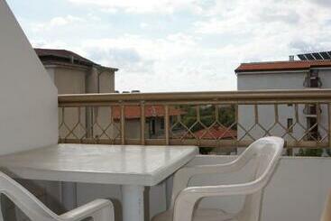 پانسیون Tonus Guest House