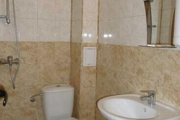 پانسیون Tonus Guest House