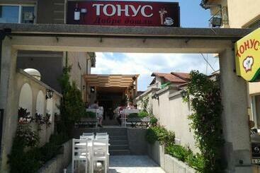 پانسیون Tonus Guest House