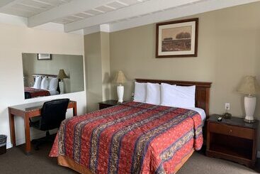 Ventura Beach House Motel